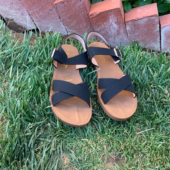 Sandals - Picture 2 of 3
